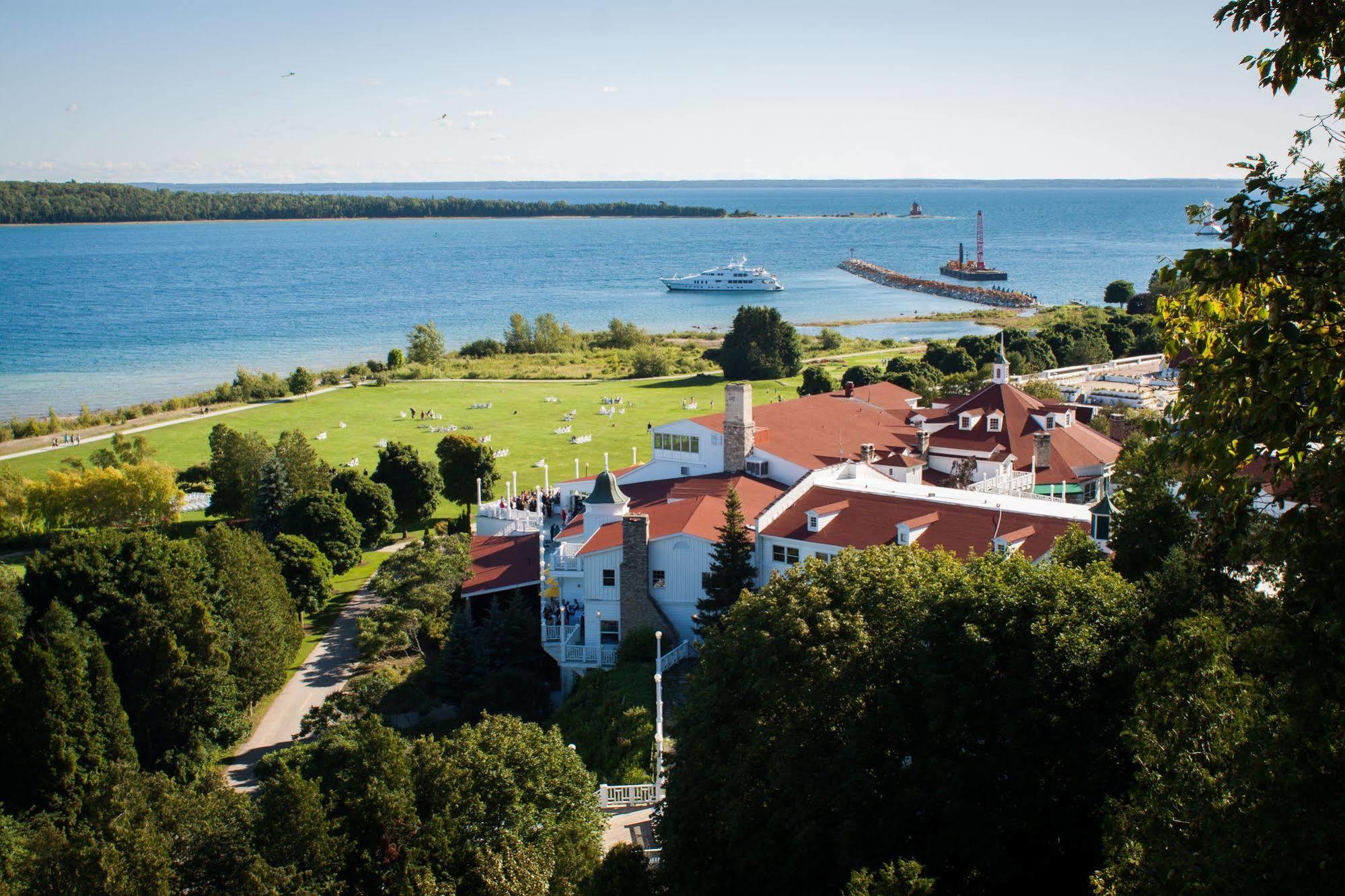 Mission Point Resort แมคคิแนคไอแลนด์ ภายนอก รูปภาพ