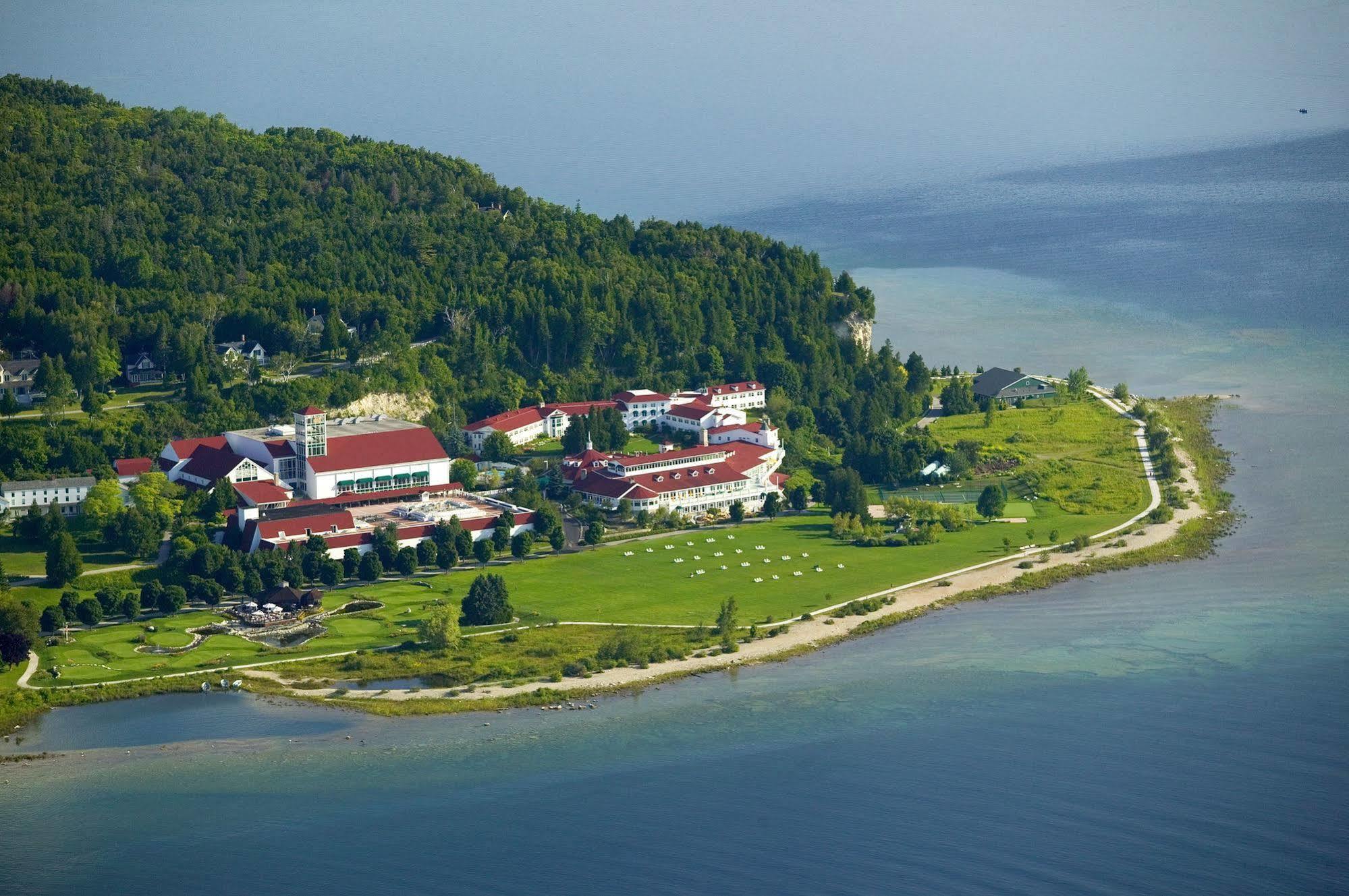 Mission Point Resort แมคคิแนคไอแลนด์ ภายนอก รูปภาพ